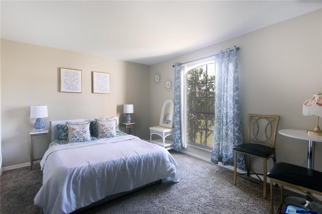 1070 Summer Glen Drive Winter Haven, FL 33880 - Photo 28 of 40 a bedroom with a bed and a window