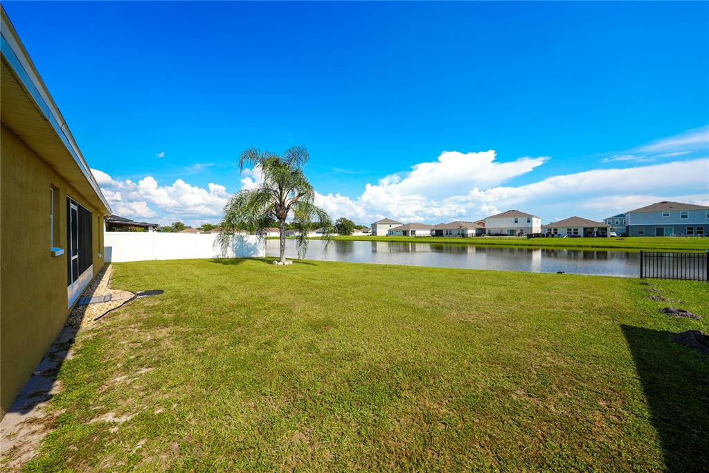 1070 Summer Glen Drive Winter Haven, FL 33880 - Photo 9 of 40 a view of an ocean