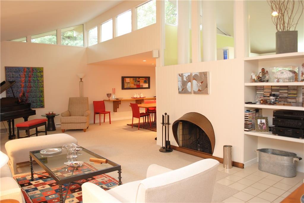 2348 Marbury Road Churchill, PA 15221 - Photo 3 of 25 Gallery Image 3