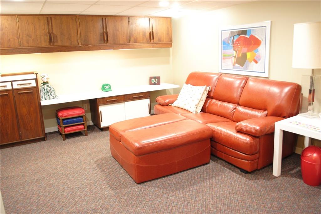 2348 Marbury Road Churchill, PA 15221 - Photo 21 of 25 Gallery Image 21