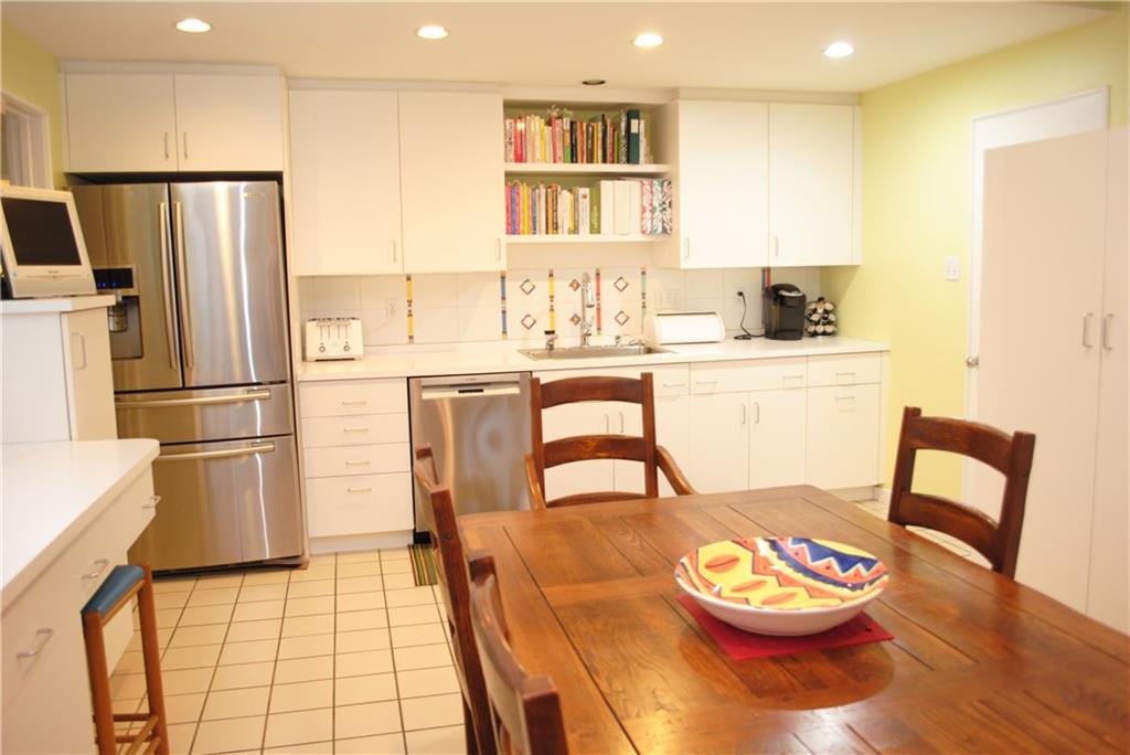 2348 Marbury Road Churchill, PA 15221 - Photo 7 of 25 Gallery Image 7
