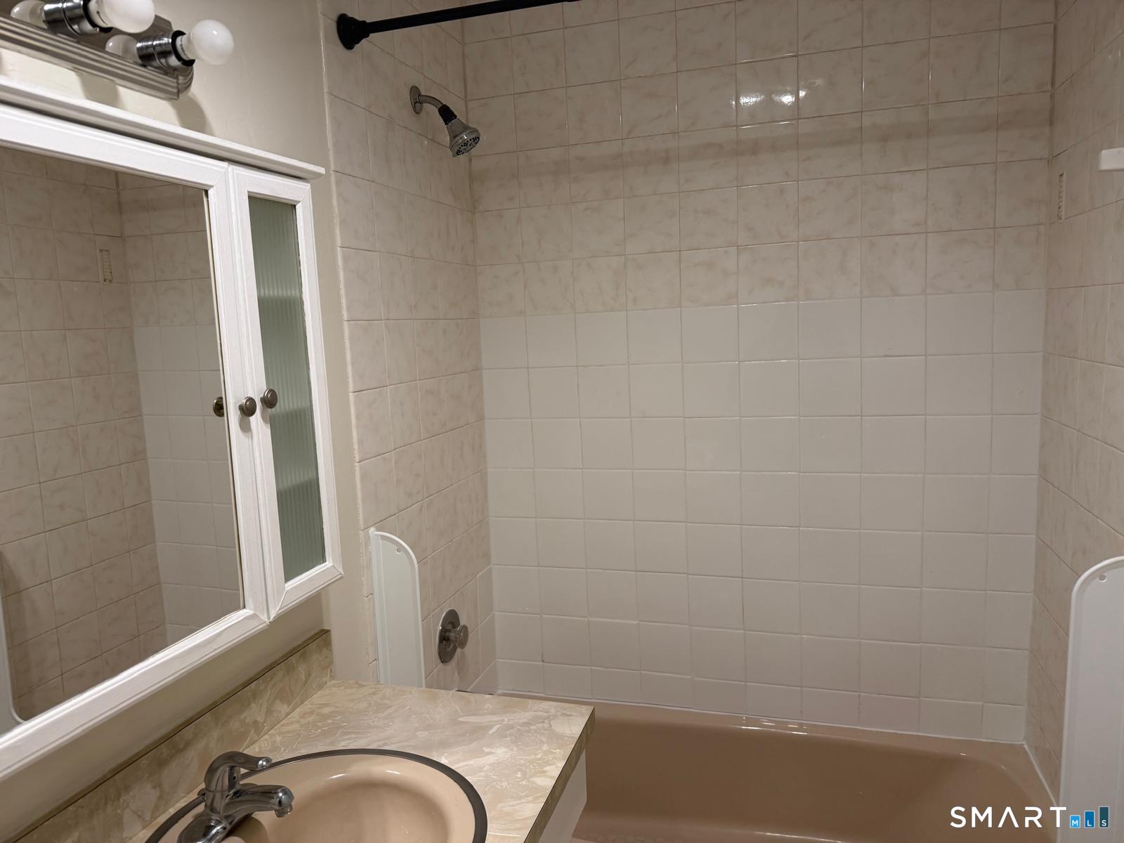 1274 East Main Street, Unit D12 Meriden, CT 06450 - Photo 14 of 21