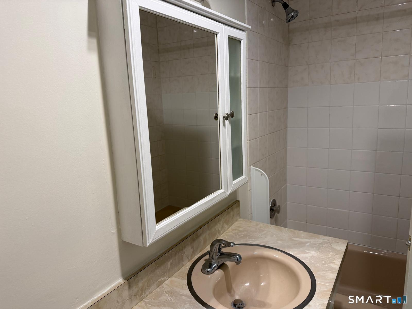 1274 East Main Street, Unit D12 Meriden, CT 06450 - Photo 15 of 21