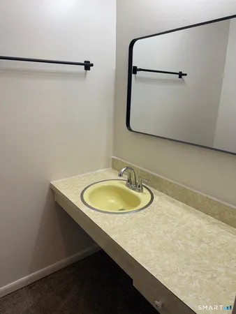 $1,900 | 1274 East Main Street, Unit D12, Meriden, CT 06450