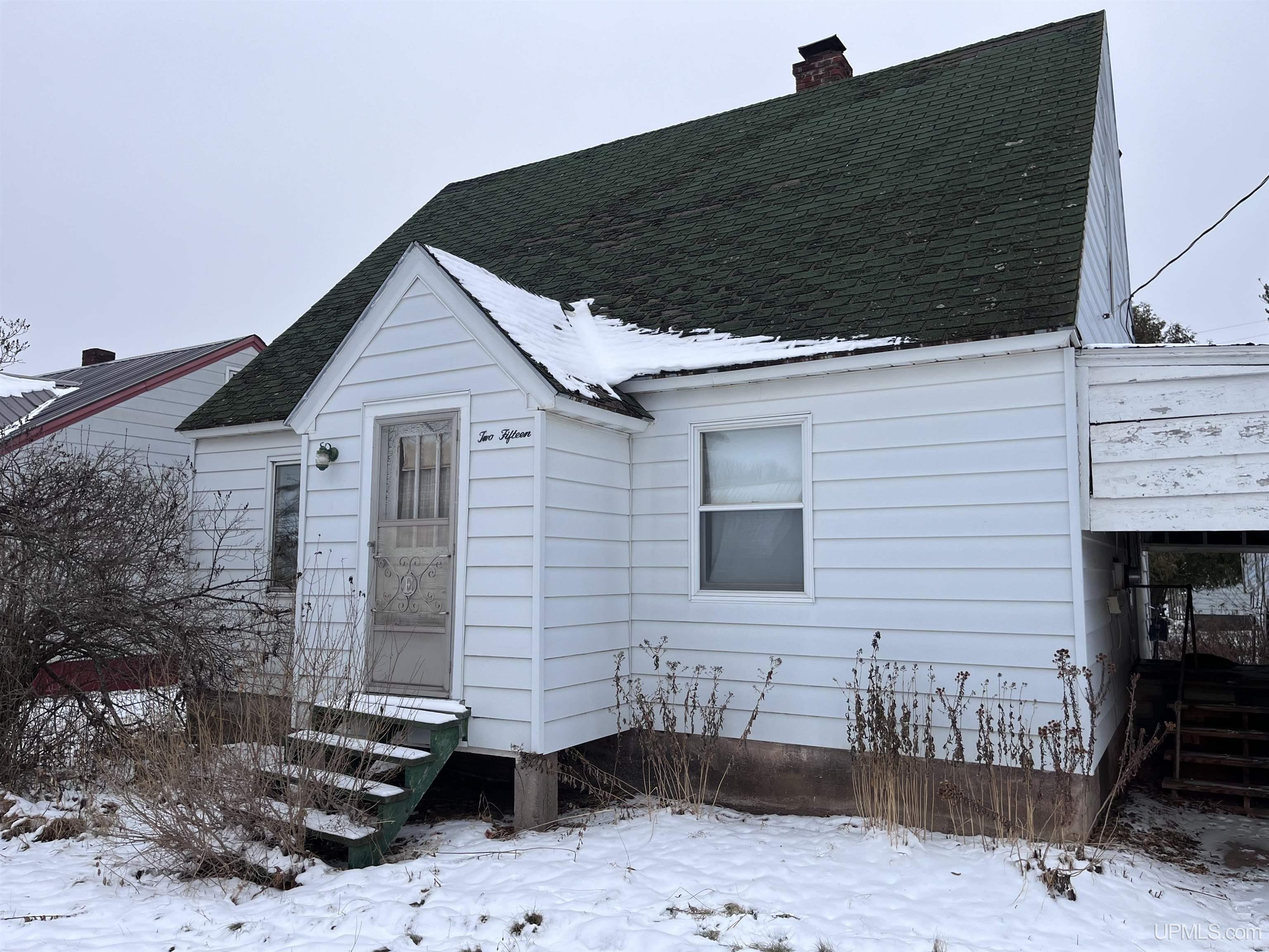 215 Prospect Street Ishpeming, MI 49849 - Photo 2 of 39