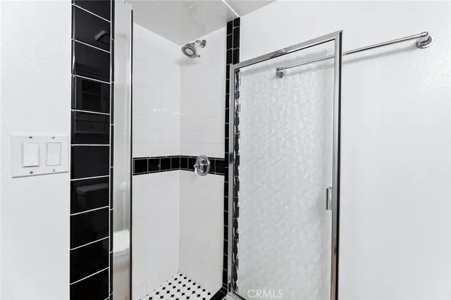 $4,995 | 1421 12th Street, Unit 4, Manhattan Beach, CA 90266