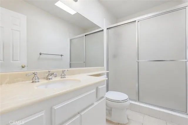 $4,995 | 1421 12th Street, Unit 4, Manhattan Beach, CA 90266