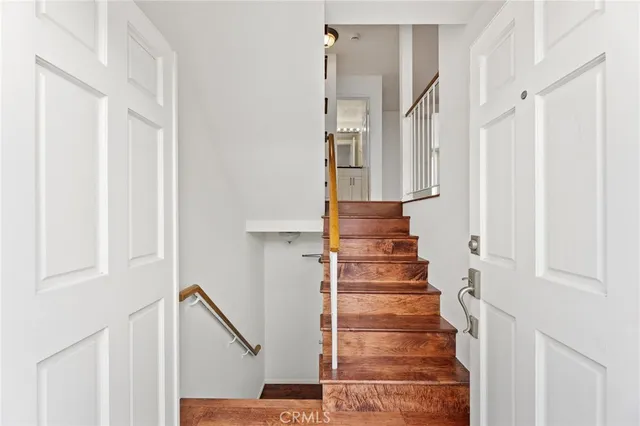 $4,995 | 1421 12th Street, Unit 4, Manhattan Beach, CA 90266