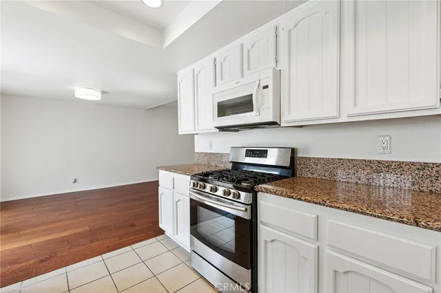 $4,995 | 1421 12th Street, Unit 4, Manhattan Beach, CA 90266