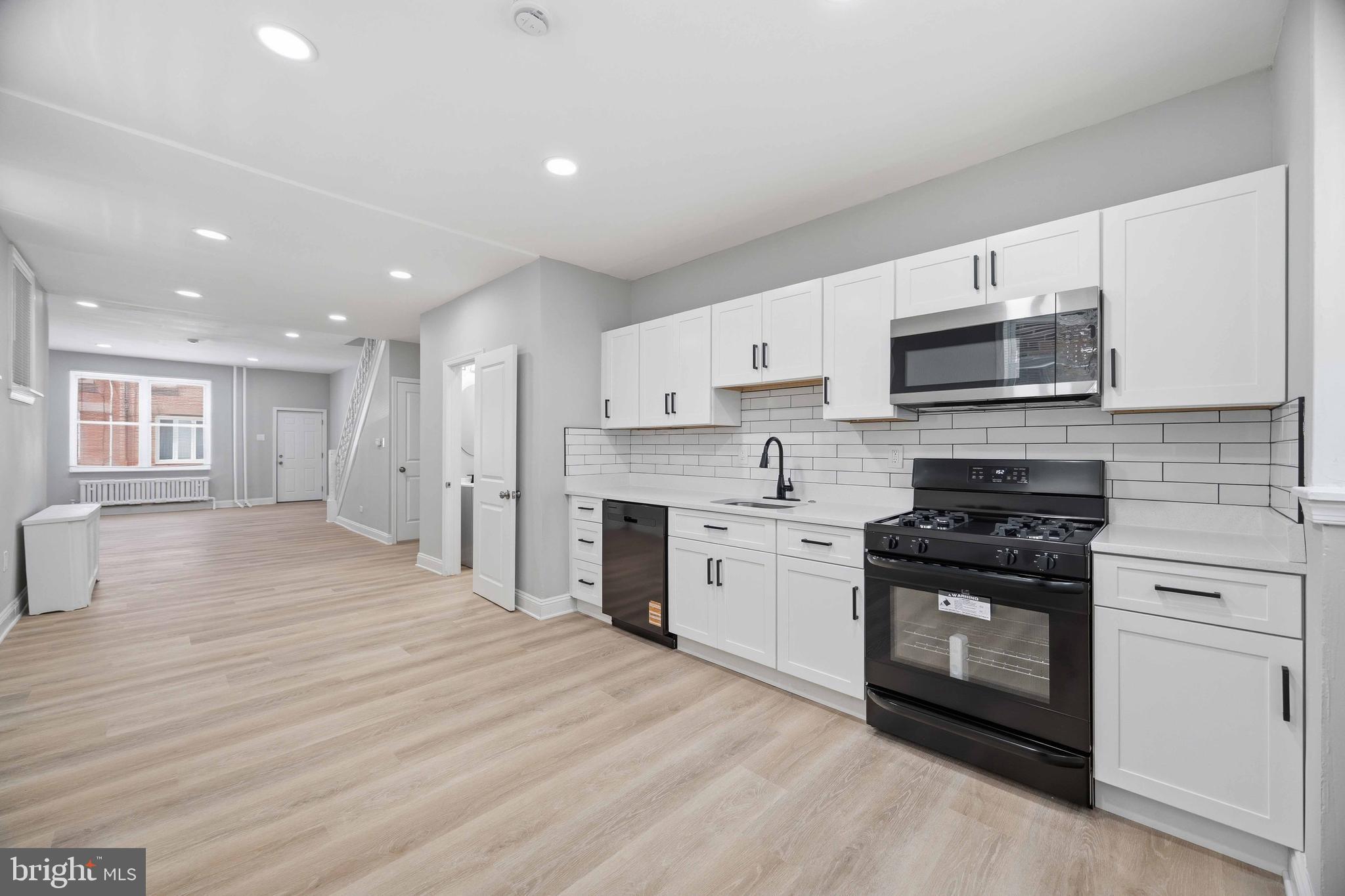 2139 South 15th Street Philadelphia, PA 19145 - Photo 13 of 33 Kitchen