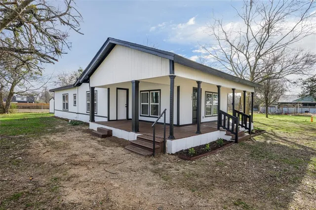 $189,900 | 107 Donelton Street, Cumby, TX 75433