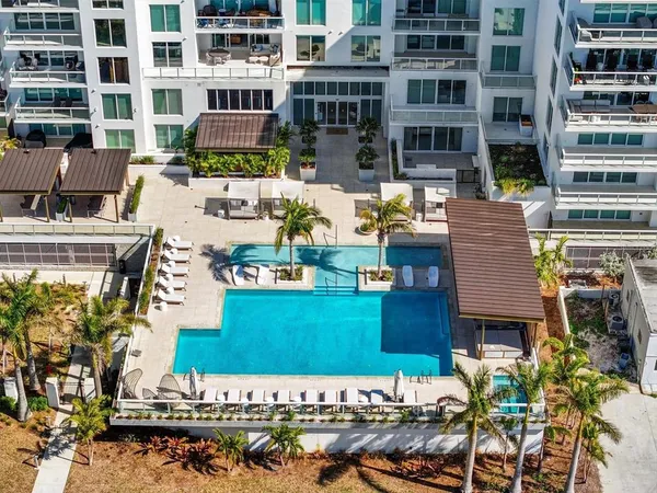 $2,300,000 | 1020 Sunset Point Road, Unit 103, Clearwater, FL 33755