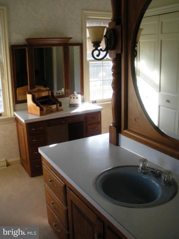 1403 Valley Road Lancaster, PA 17603 - Photo 15 of 24 Gallery Image 15