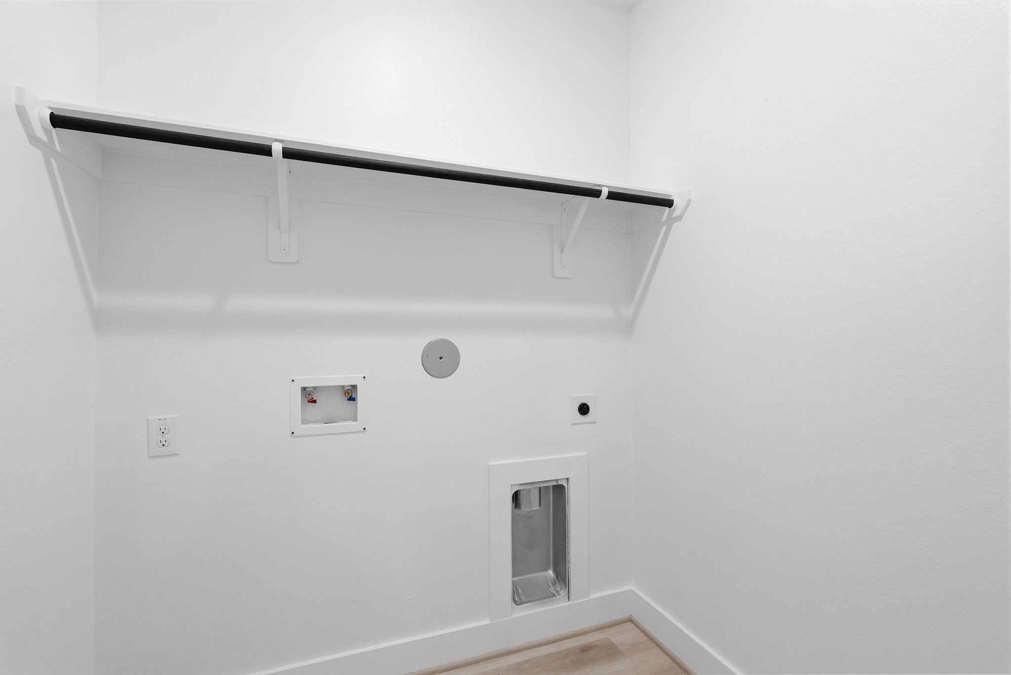 19211 Trinity Terrace Ln Spring Spring, TX 77379 - Photo 8 of 40 a view of an empty walk in closet