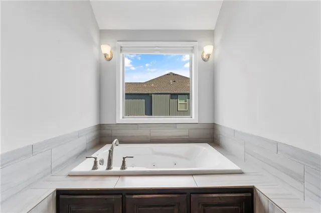 $499,000 | 1403 Northeast 108th Street, Kansas City, MO 64155