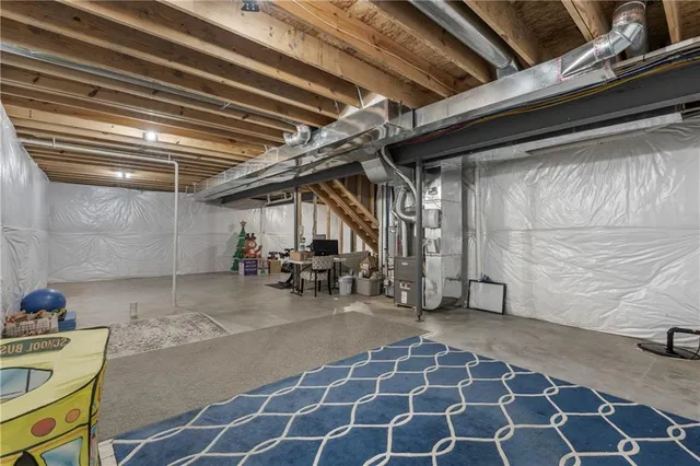 $499,000 | 1403 Northeast 108th Street, Kansas City, MO 64155