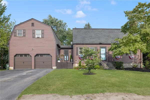 $2,500 | 45 E Street, Bristol, RI 02809