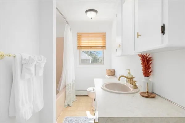 $2,500 | 45 E Street, Bristol, RI 02809