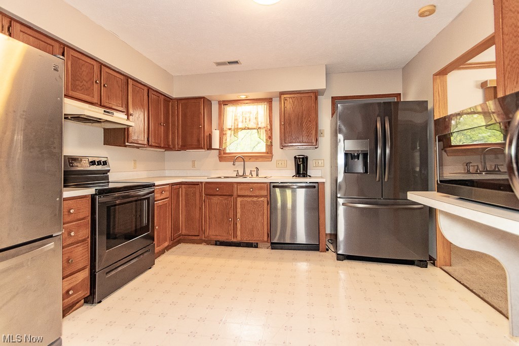 3870 Wood Road, Unit 5 Madison, OH 44057 - Photo 12 of 35 Kitchen