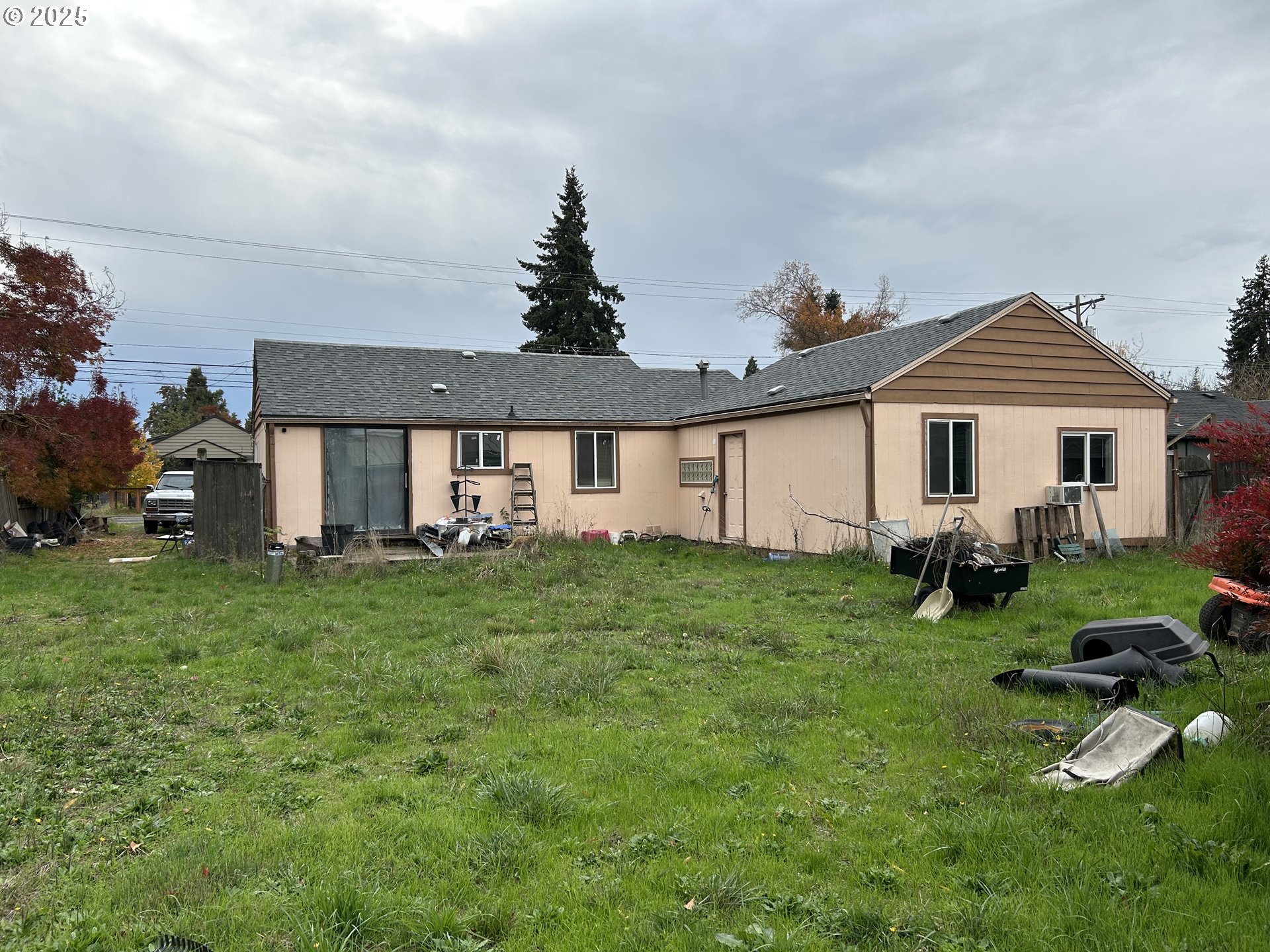 804 West N Street Springfield, OR 97477 - Photo 6 of 14