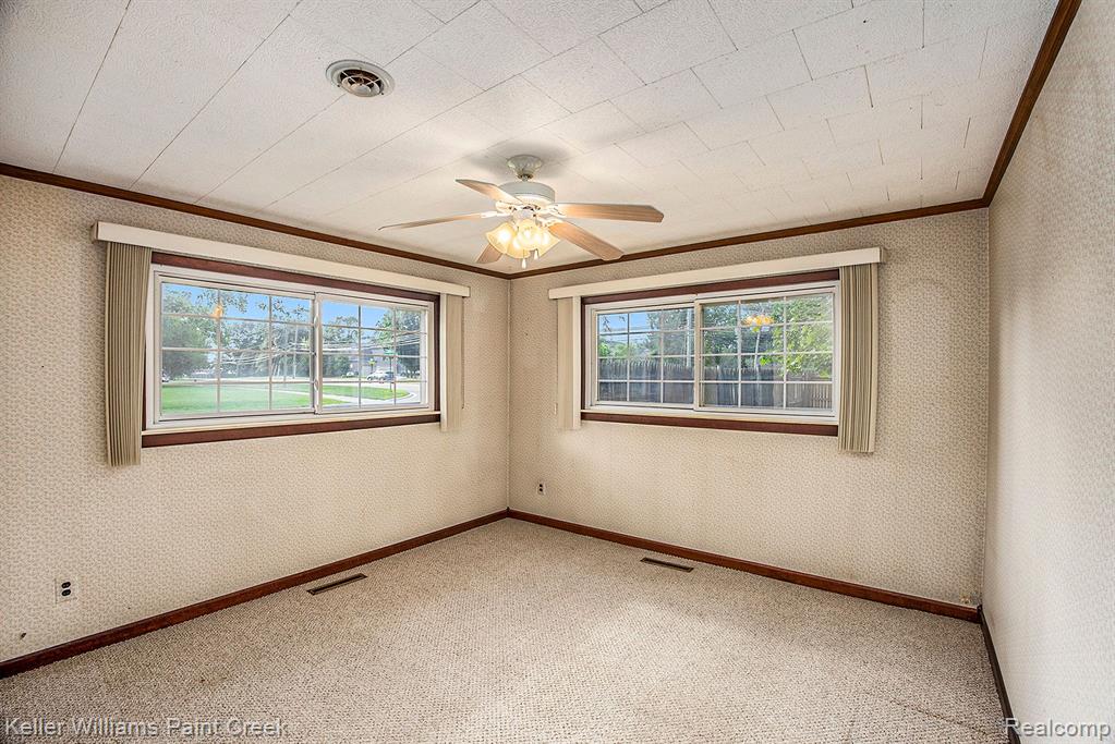 3021 Avon Manor Road Rochester Hills, MI 48307 - Photo 11 of 36