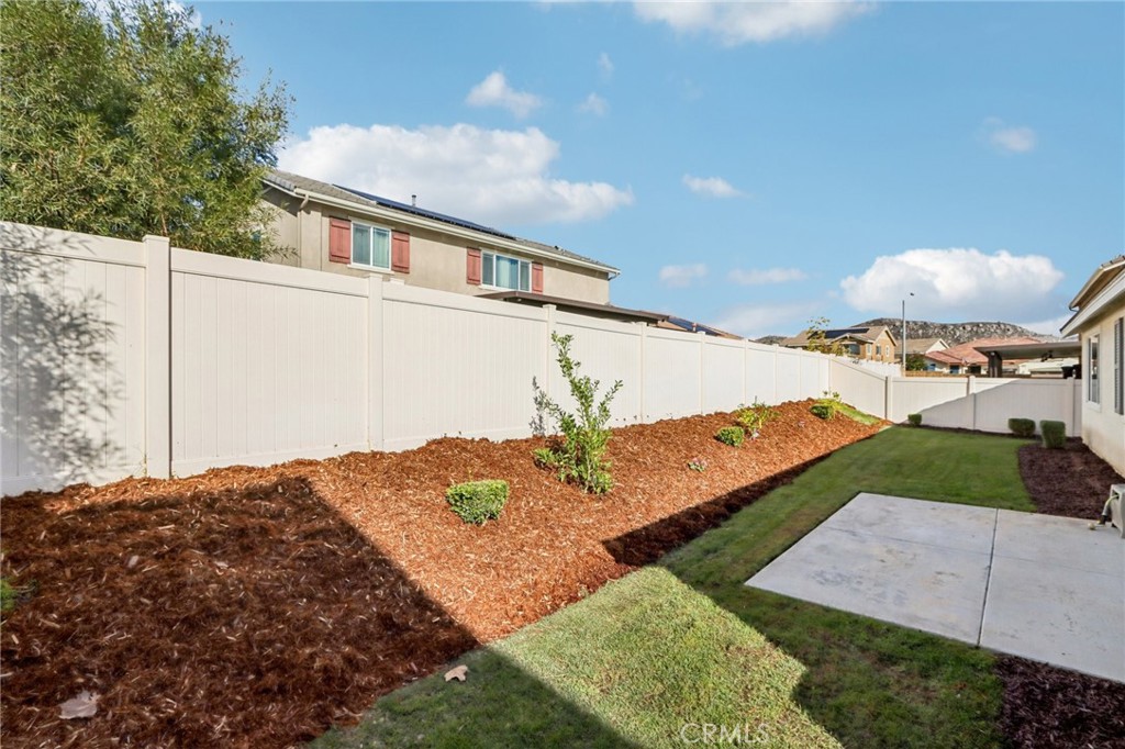 29594 Chelton Way Menifee, CA 92584 - Photo 35 of 48 a view of a backyard of the house