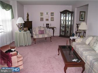 621 Linnet Road Audubon, PA 19403 - Photo 4 of 12 Living Room