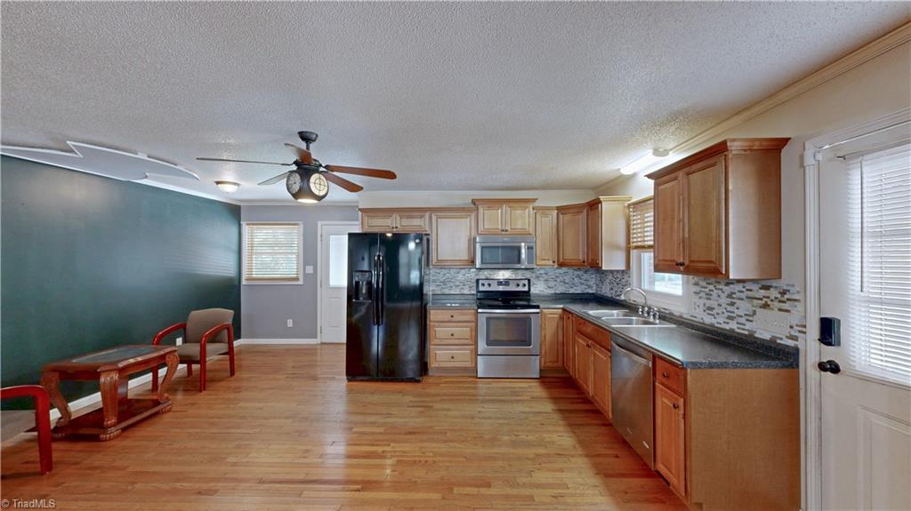 5802 Mendenhall Road Archdale, NC 27263 - Photo 5 of 37
