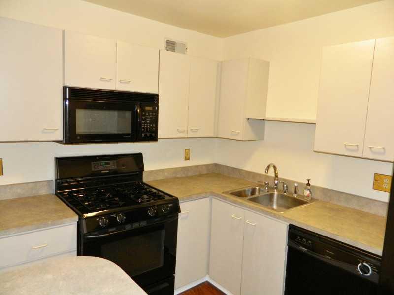 1011 Kenzie Road Pittsburgh, PA 15205 - Photo 12 of 25 Kitchen.