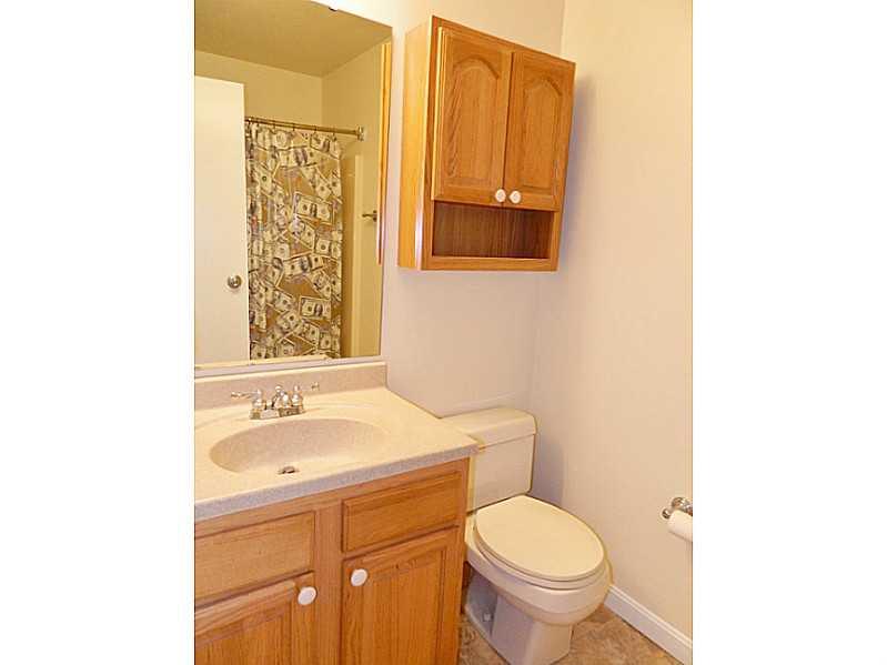 1011 Kenzie Road Pittsburgh, PA 15205 - Photo 18 of 25 Full Bath.