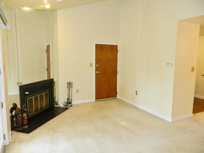 1011 Kenzie Road Pittsburgh, PA 15205 - Photo 4 of 25 Living Room.