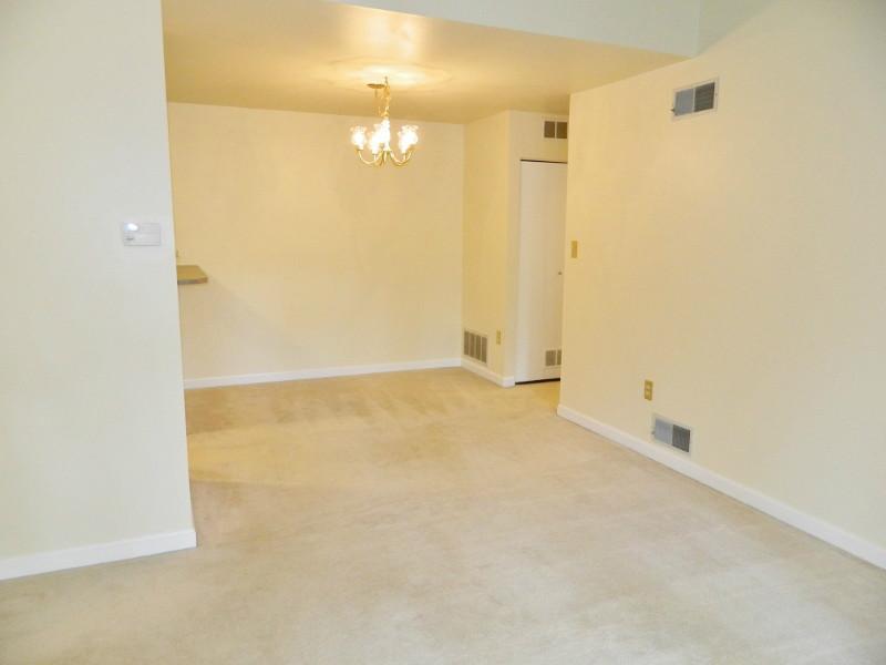 1011 Kenzie Road Pittsburgh, PA 15205 - Photo 5 of 25 Living Room.