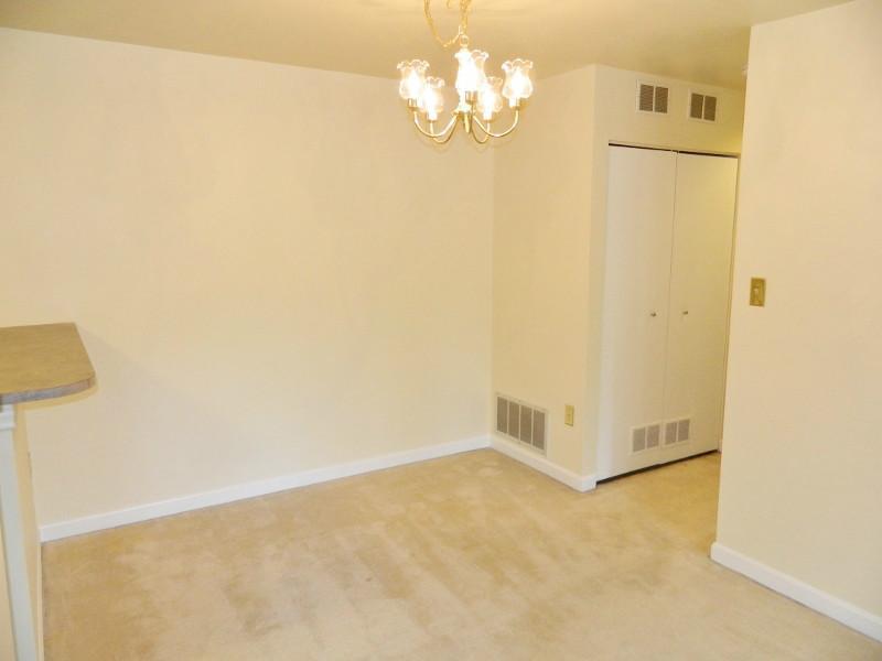 1011 Kenzie Road Pittsburgh, PA 15205 - Photo 7 of 25 Dining Room.