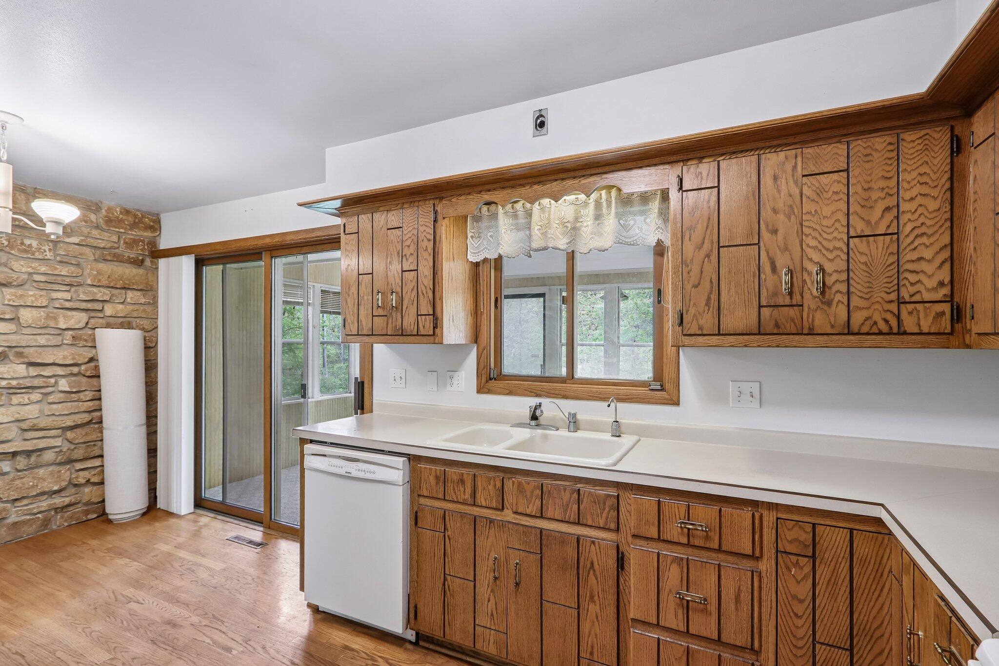 N95W29112 Fawn Court Colgate, WI 53017 - Photo 14 of 51 Kitchen