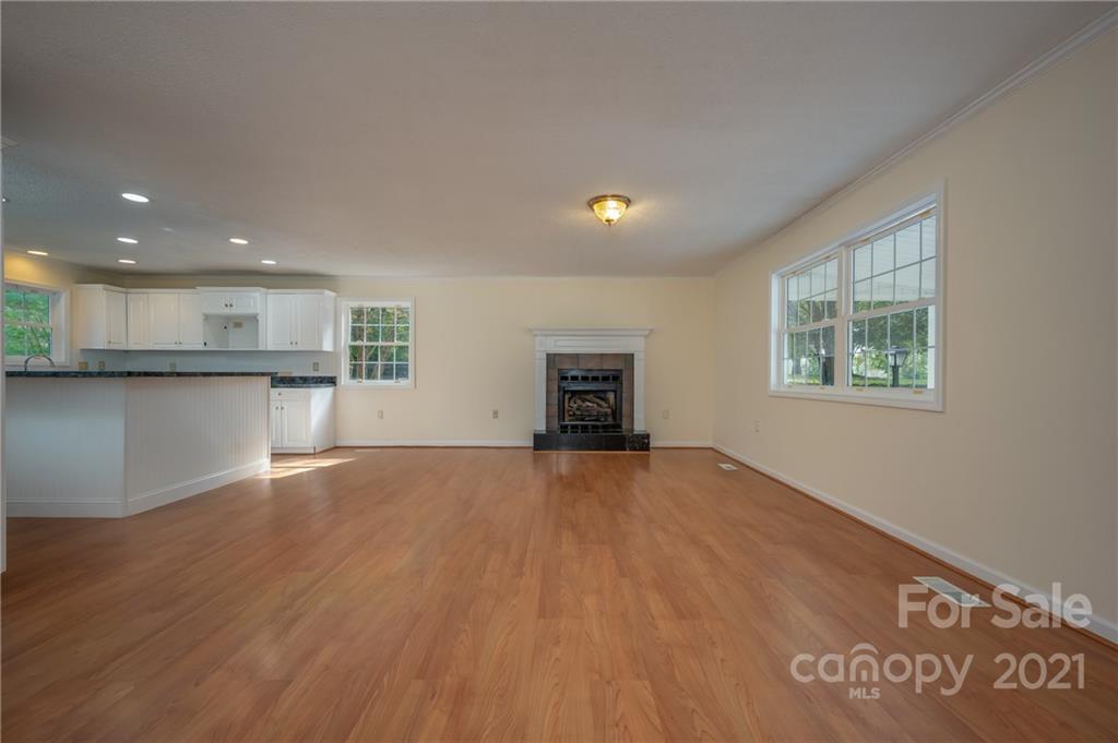 2495 South Blackstock Road, Unit 7 Landrum, SC 29356 - Photo 15 of 31 Gallery Image 15