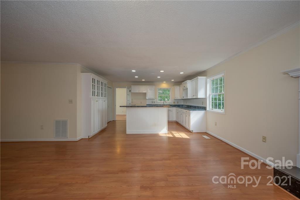 2495 South Blackstock Road, Unit 7 Landrum, SC 29356 - Photo 16 of 31 Gallery Image 16