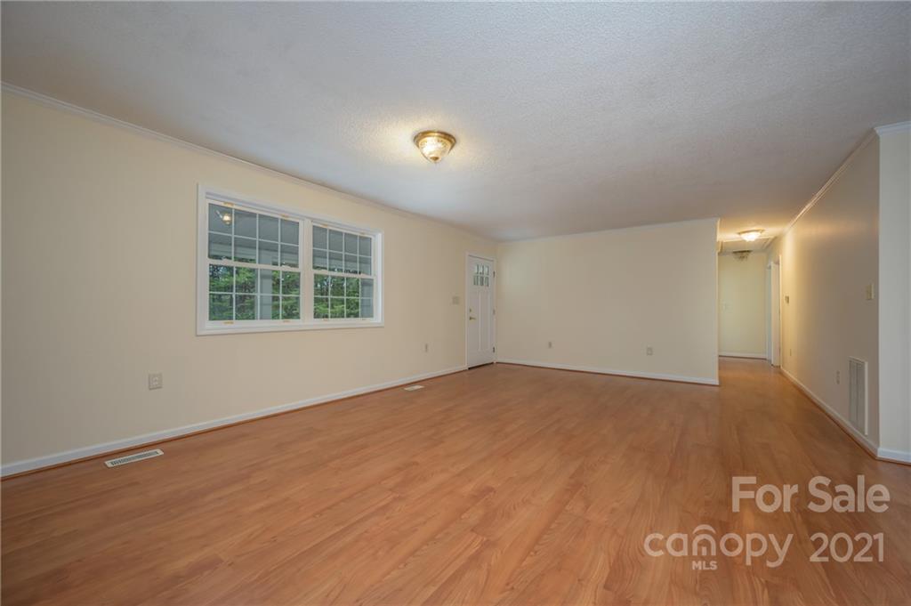 2495 South Blackstock Road, Unit 7 Landrum, SC 29356 - Photo 18 of 31 Gallery Image 18