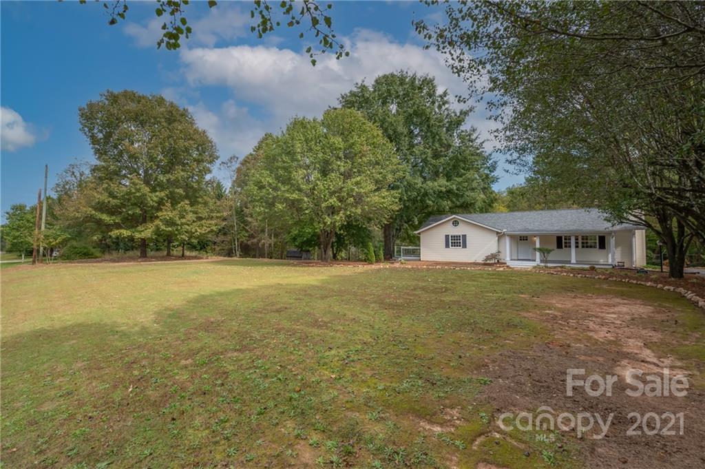 2495 South Blackstock Road, Unit 7 Landrum, SC 29356 - Photo 3 of 31 Gallery Image 3