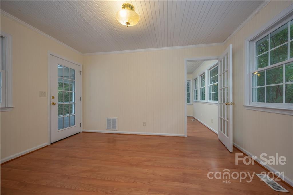 2495 South Blackstock Road, Unit 7 Landrum, SC 29356 - Photo 21 of 31 Gallery Image 21