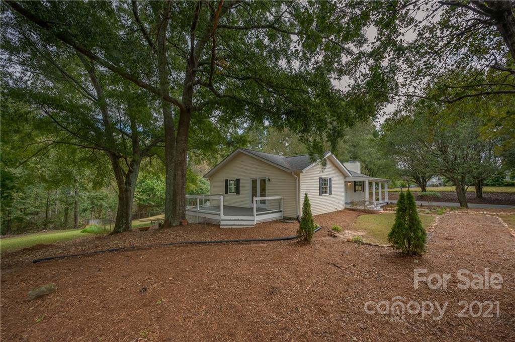 2495 South Blackstock Road, Unit 7 Landrum, SC 29356 - Photo 5 of 31 Gallery Image 5