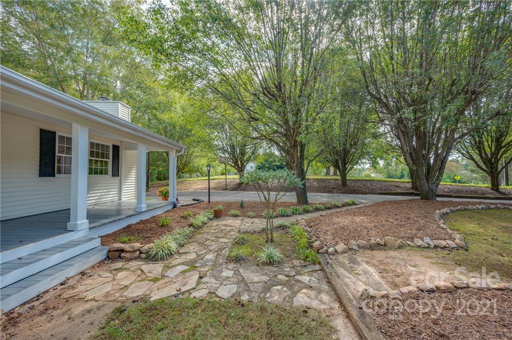 2495 South Blackstock Road, Unit 7 Landrum, SC 29356 - Photo 9 of 31 Gallery Image 9