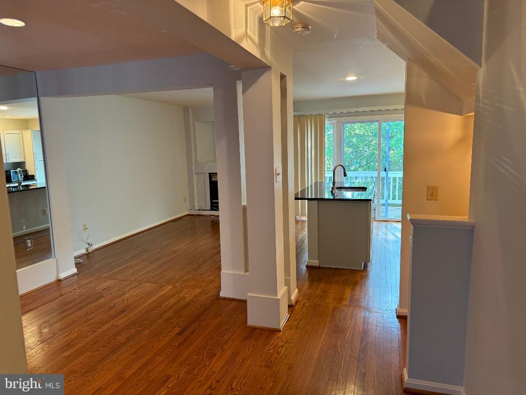 12097 Edgemere Circle Reston, VA 20190 - Photo 2 of 11