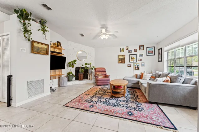 $350,000 | 1093 Hibiscus Street, Atlantic Beach, FL 32233