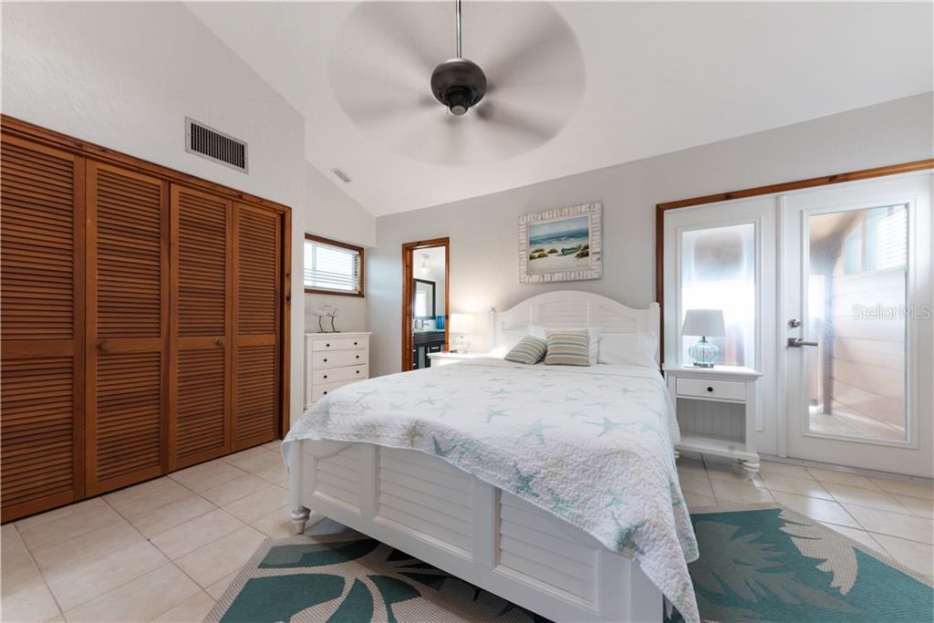 17601 1st Street East Redington Shores, FL 33708 - Photo 23 of 33
