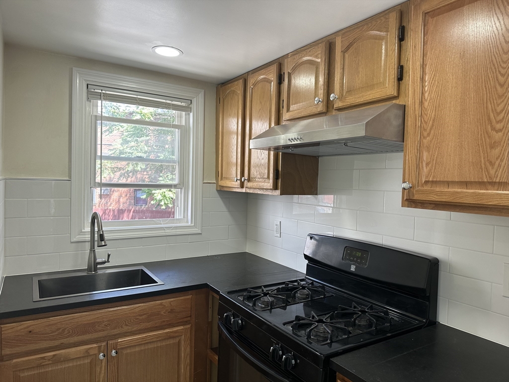 16 Wave Avenue Revere, MA 02151 - Photo 2 of 10