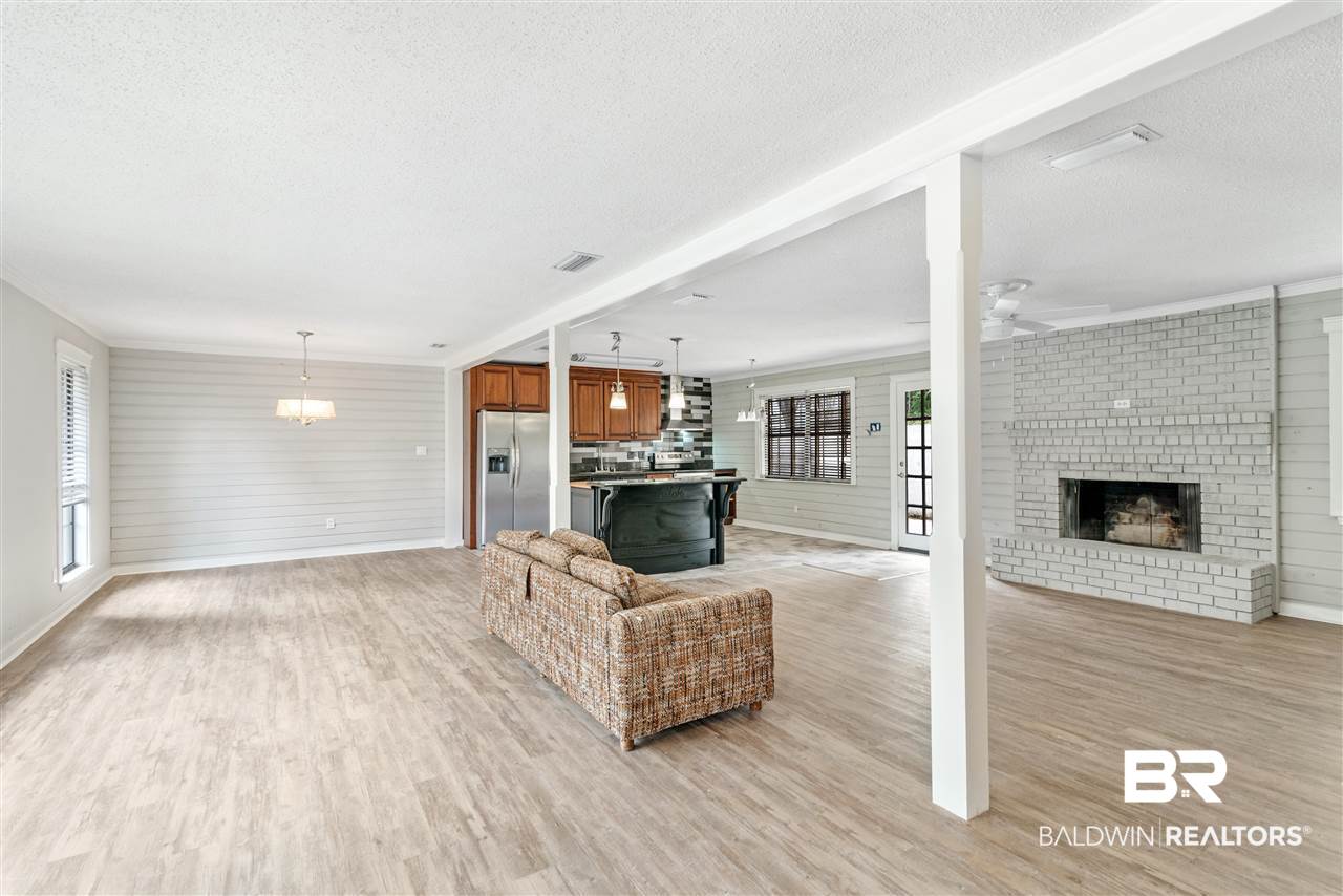 333 Ridgewood Drive Daphne, AL 36526 - Photo 4 of 29