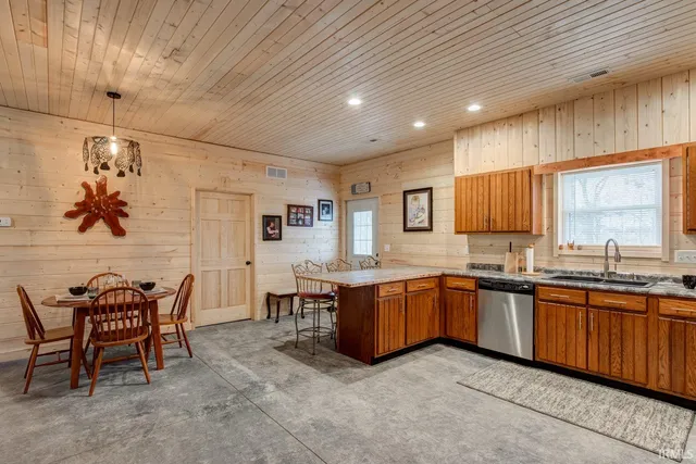 $525,000 | 3890 South County Road 1000 West, French Lick, IN 47432