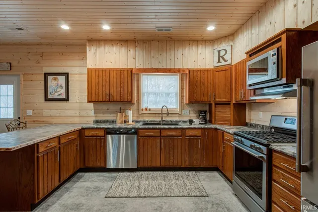 $525,000 | 3890 South County Road 1000 West, French Lick, IN 47432