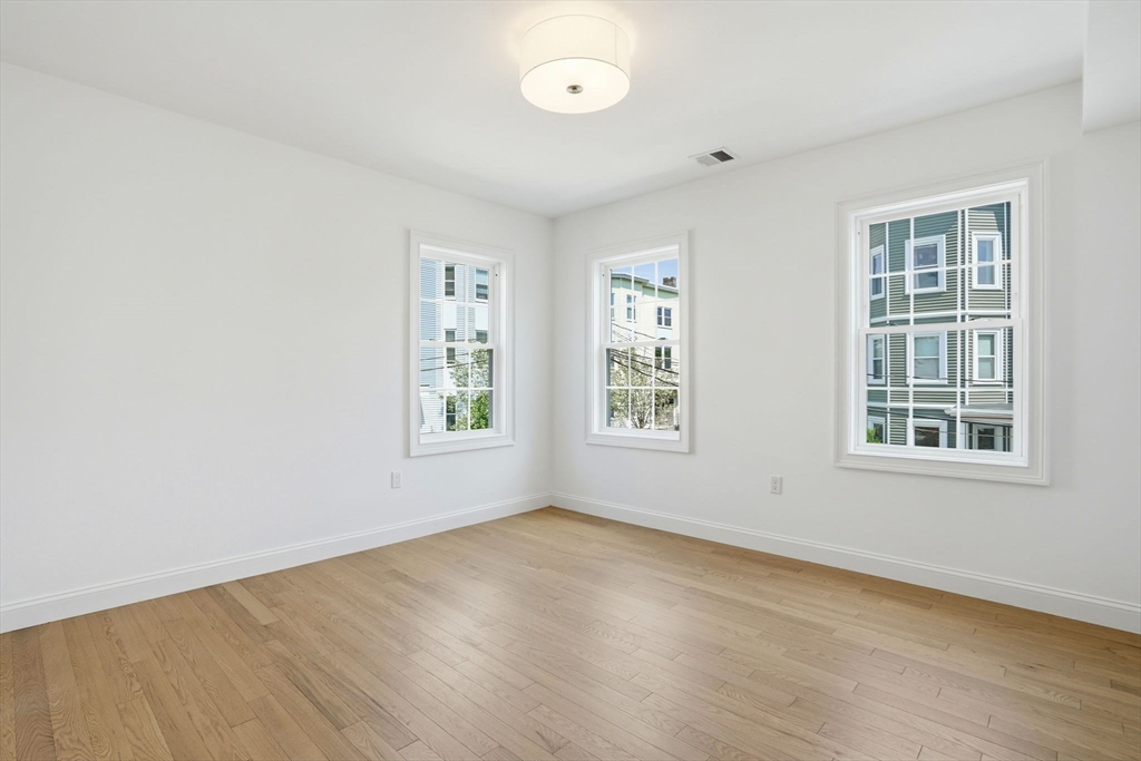 26 Virginia Street Somerville, MA 02145 - Photo 11 of 38 Gallery Image 11