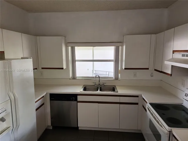 $3,200 | 9863 Southwest 117th Place, Miami, FL 33186